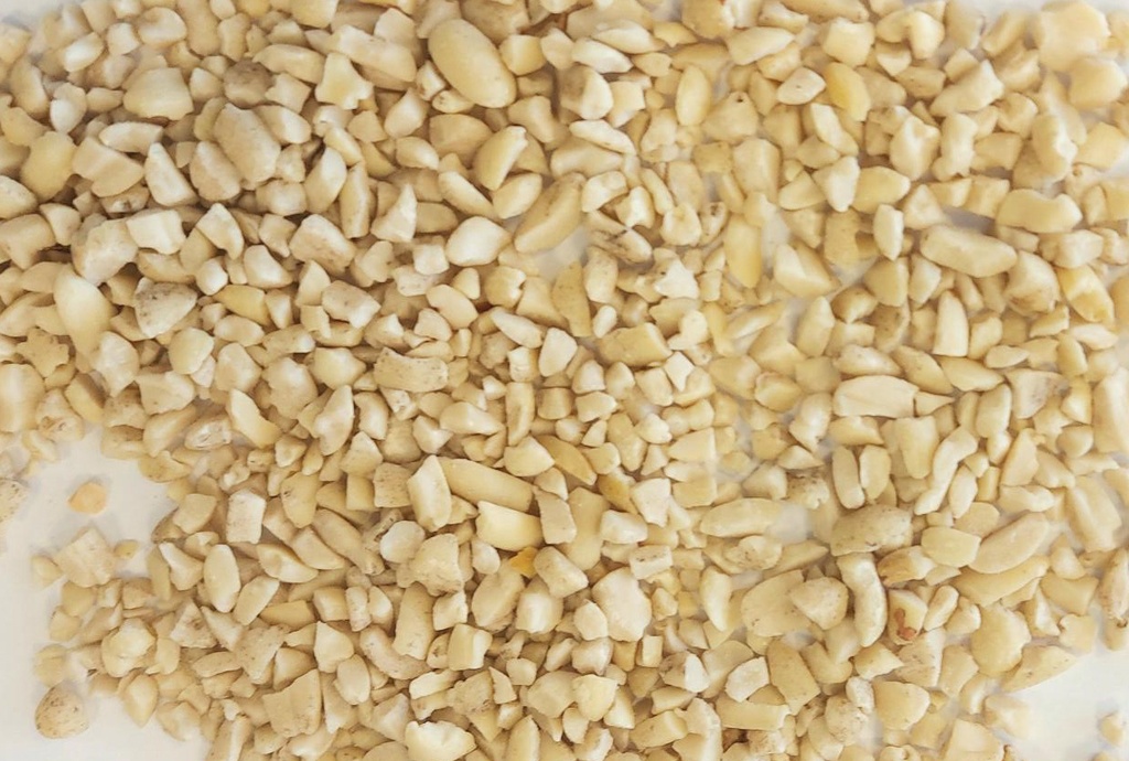 Tijssen Pinda Gepeld Stukjes 25 kg.